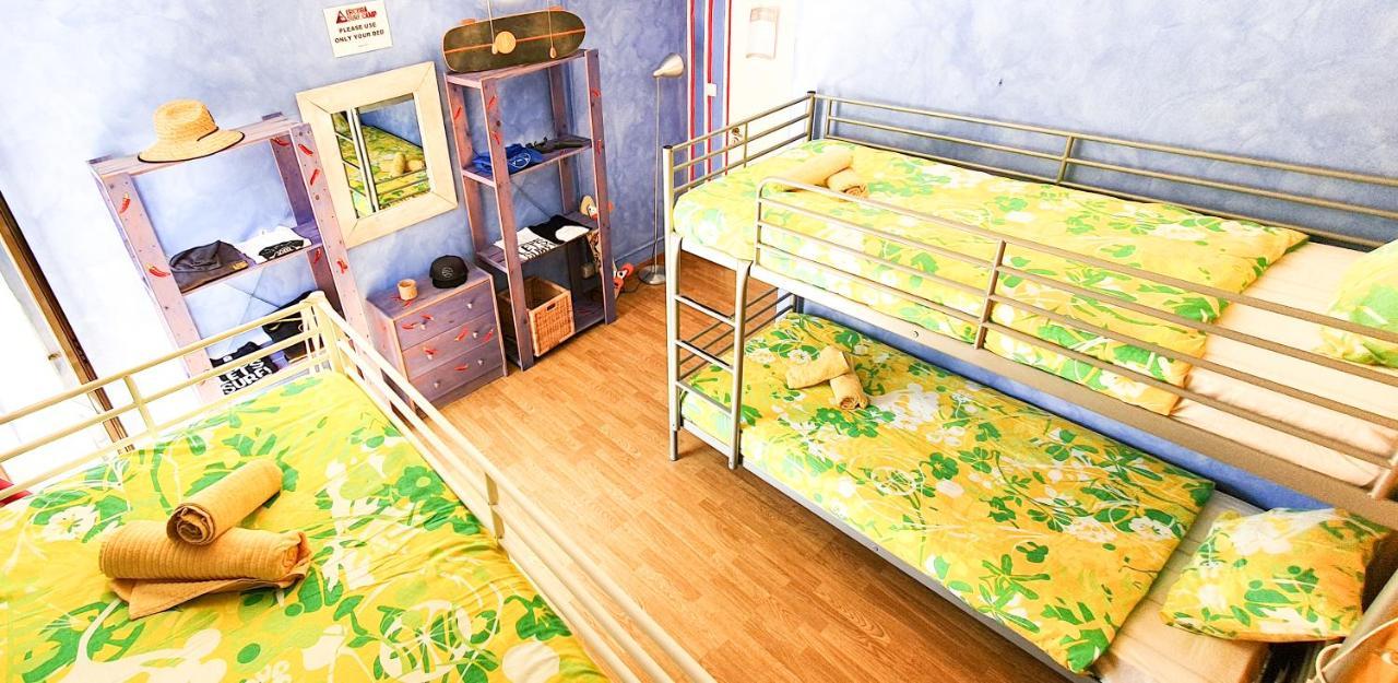 Хостел Ericeira Surf Camp Екстер'єр фото