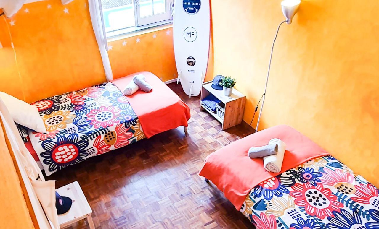 Хостел Ericeira Surf Camp Екстер'єр фото