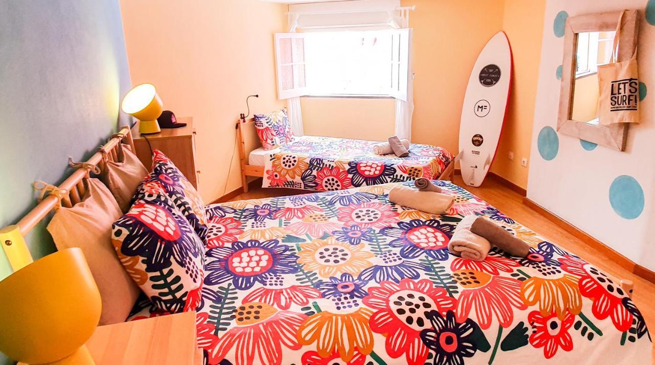 Хостел Ericeira Surf Camp Екстер'єр фото
