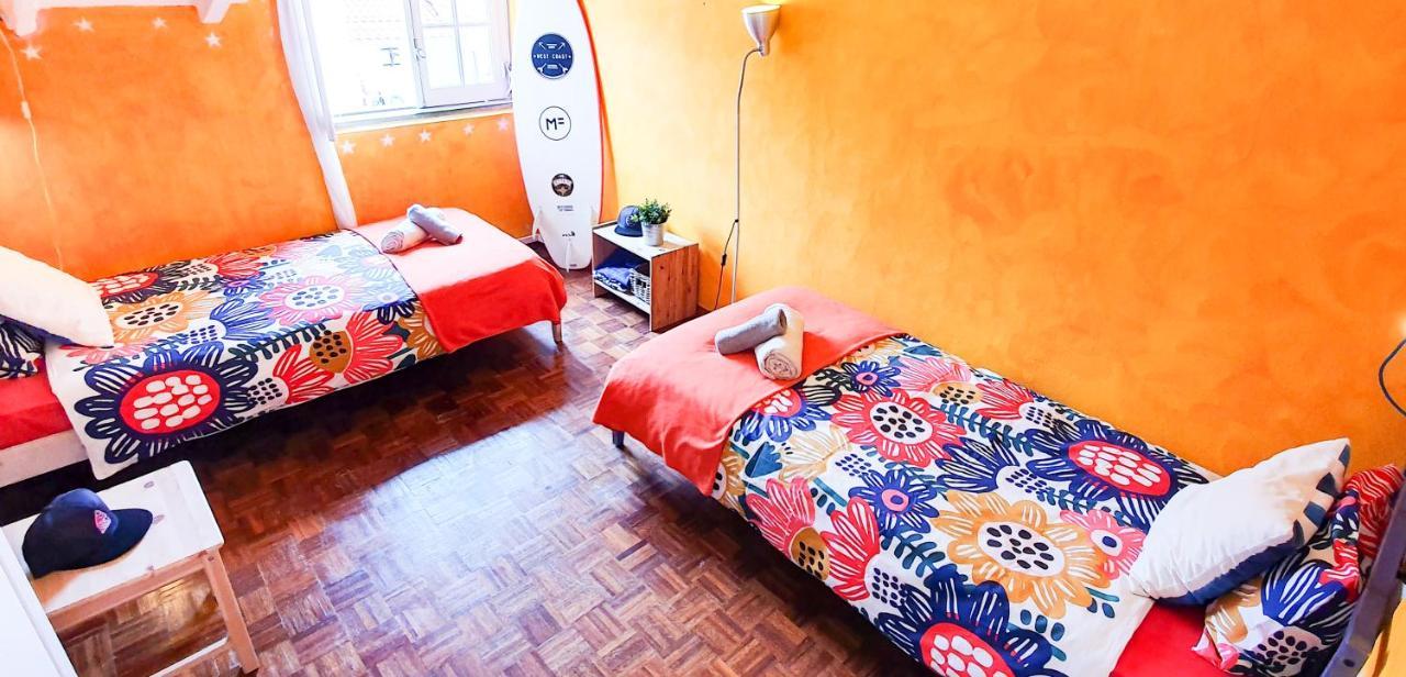 Хостел Ericeira Surf Camp Екстер'єр фото