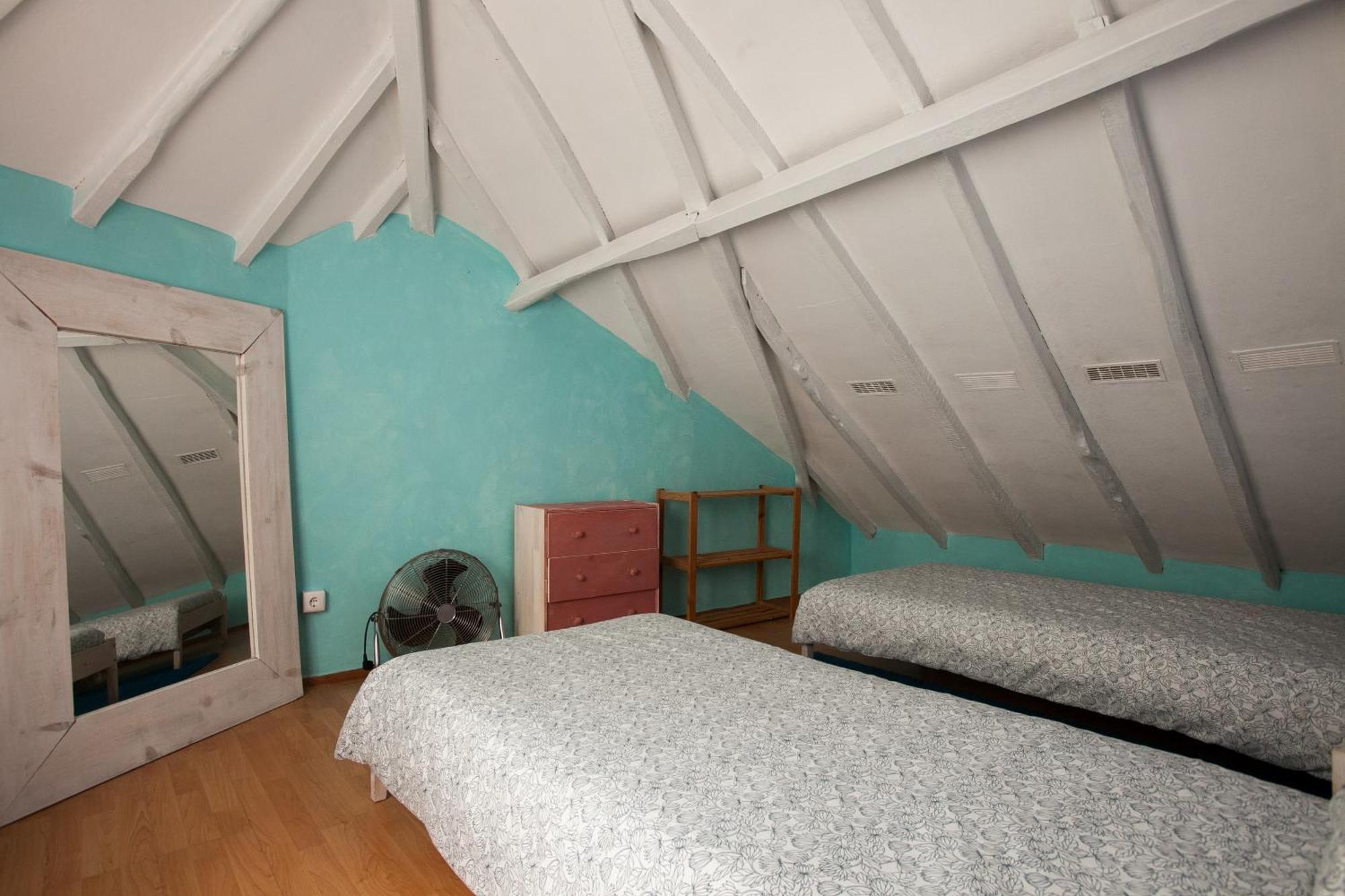 Хостел Ericeira Surf Camp Номер фото